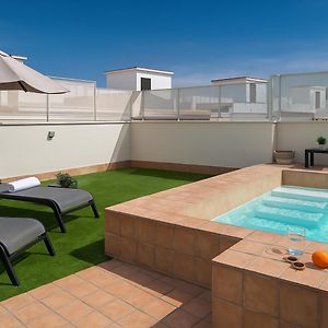Lola 14 Suite Apartment
